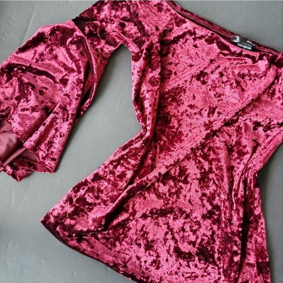 Aqua Red Velvet Off Shoulder Blouse - Picture 4 of 8